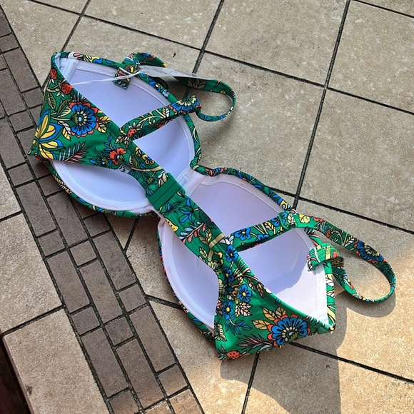 NWT Boden Catania Cup-size Bikini Top 32DD and navy bikini .BG - Picture 6 of 7